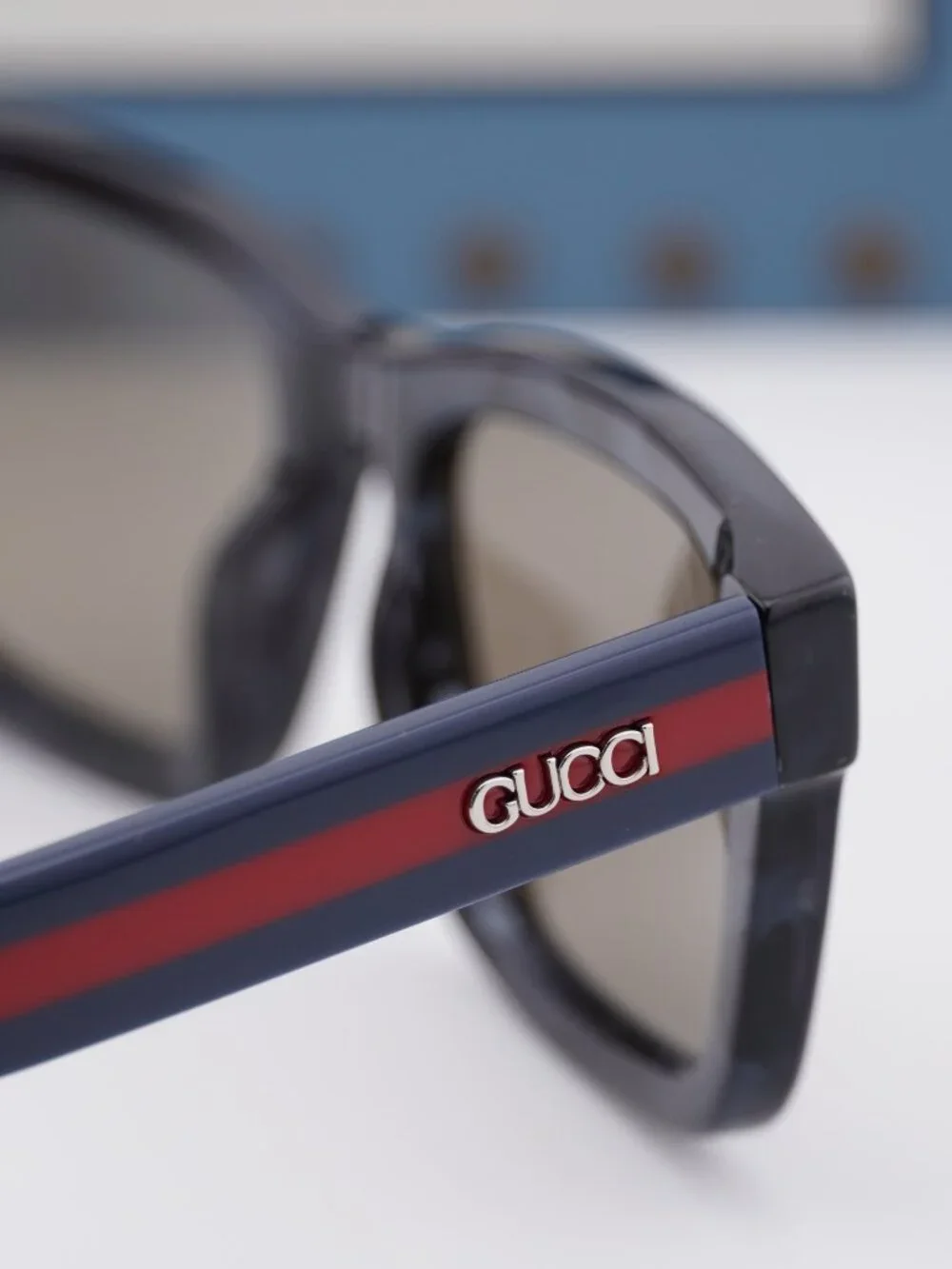 Gucci model gg1869s